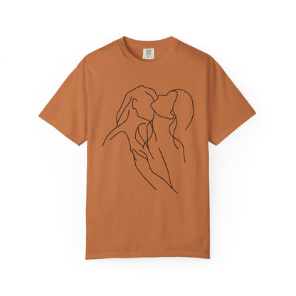 Lesbian Minimal Line art for Women Line Art Kiss shirt Kiss Women T-shirt for women
