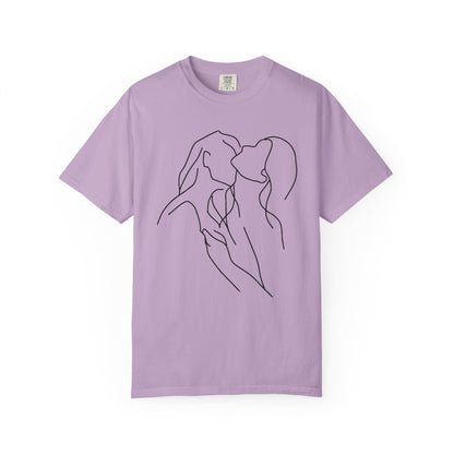 Lesbian Minimal Line art for Women Line Art Kiss shirt Kiss Women T-shirt for women