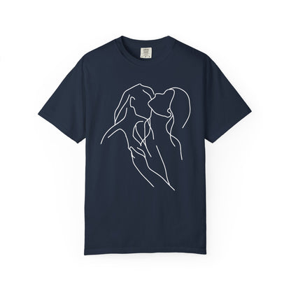 Lesbian Minimal Line art for Women Line Art Kiss shirt Kiss Women T-shirt for women
